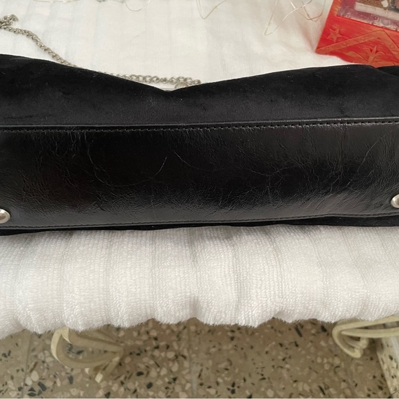 NWT Patricia Nash Mia frame in gorgeous Velvet black with quality chain strap! - Picture 4 of 6